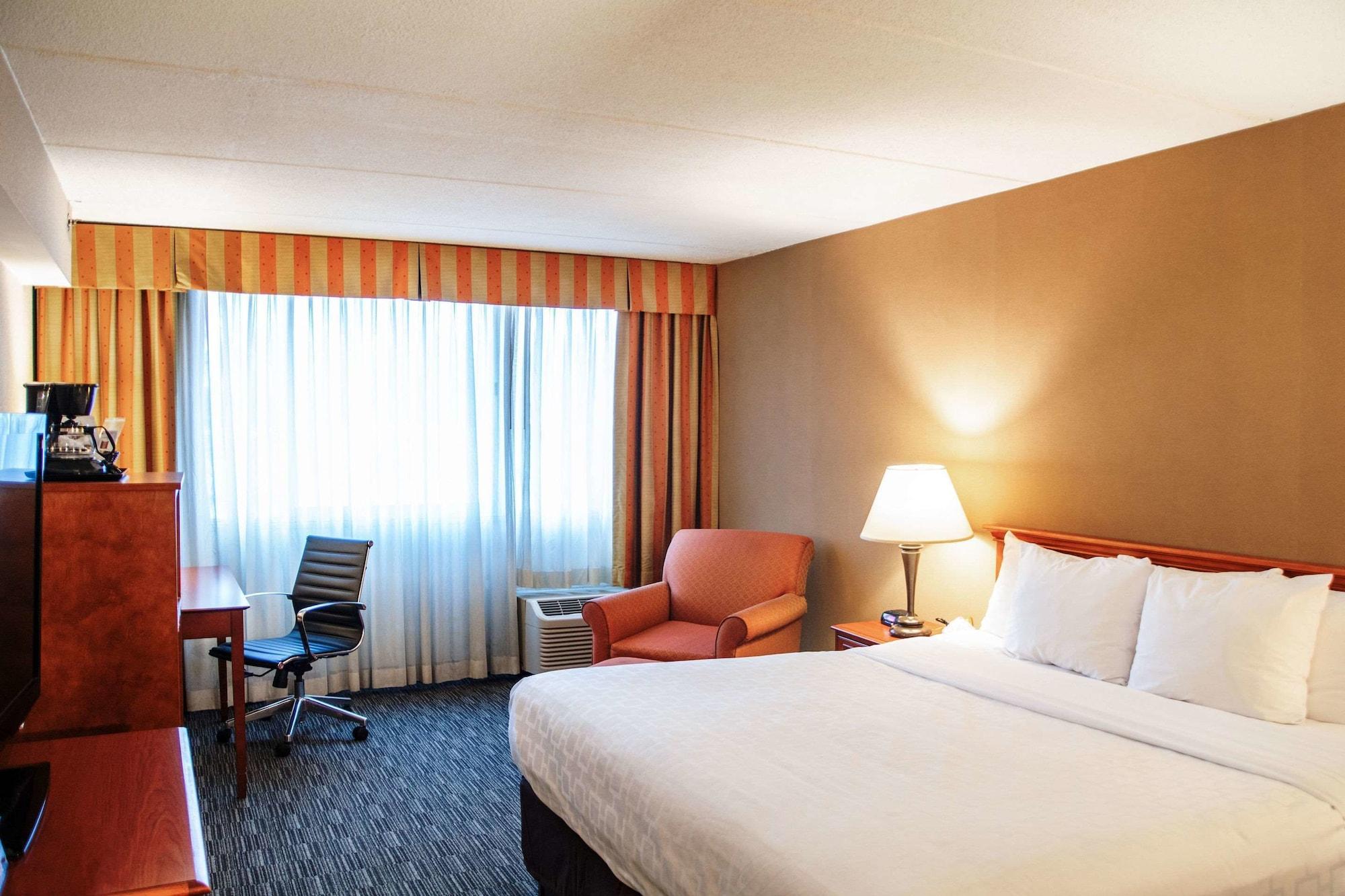 Clarion Hotel & Convention Center Joliet Exteriér fotografie