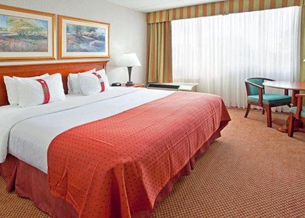 Clarion Hotel & Convention Center Joliet Exteriér fotografie
